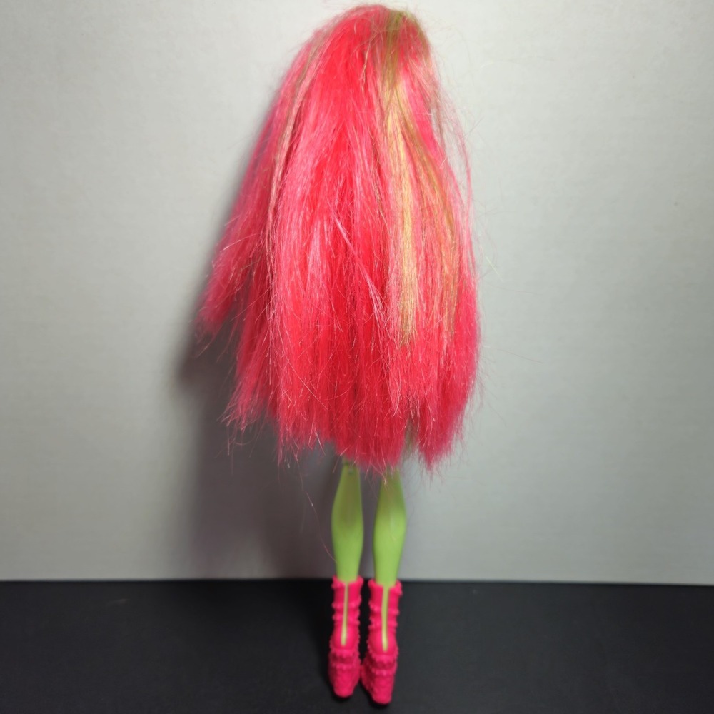 Monster High Ghoul Spirit Venus McFlytrap Doll Toy Pink Hair - Picture 2 of 6